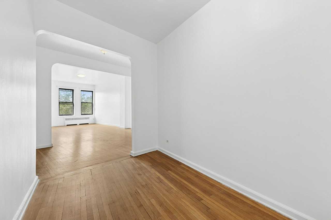 265 Riverside Dr #6D - Photo 5 of 9