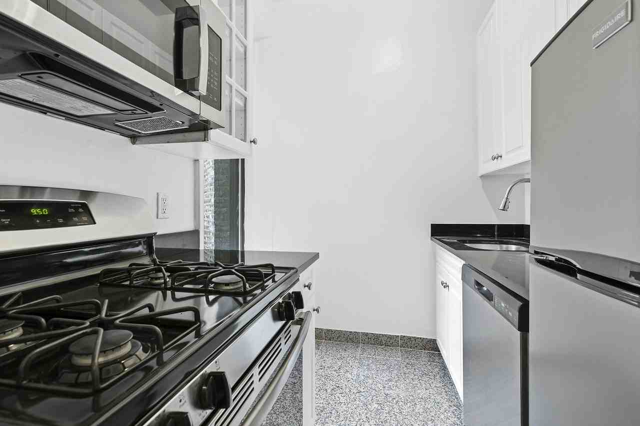 265 Riverside Dr #6D - Photo 6 of 9