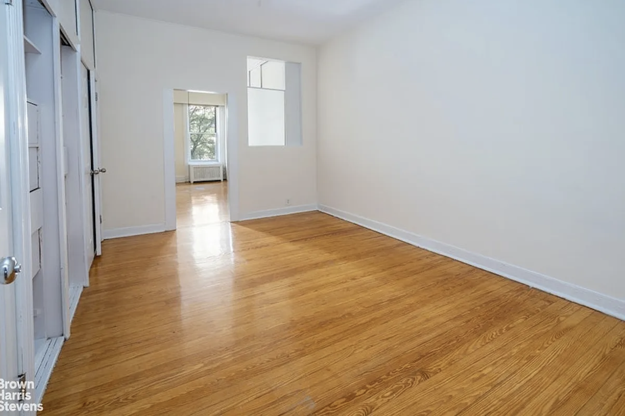 854 10th Ave #2R - Photo 4 of 8