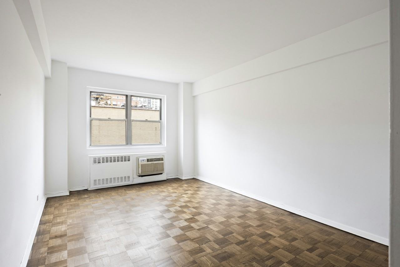 301 E 66th St #5N - Photo 7 of 10