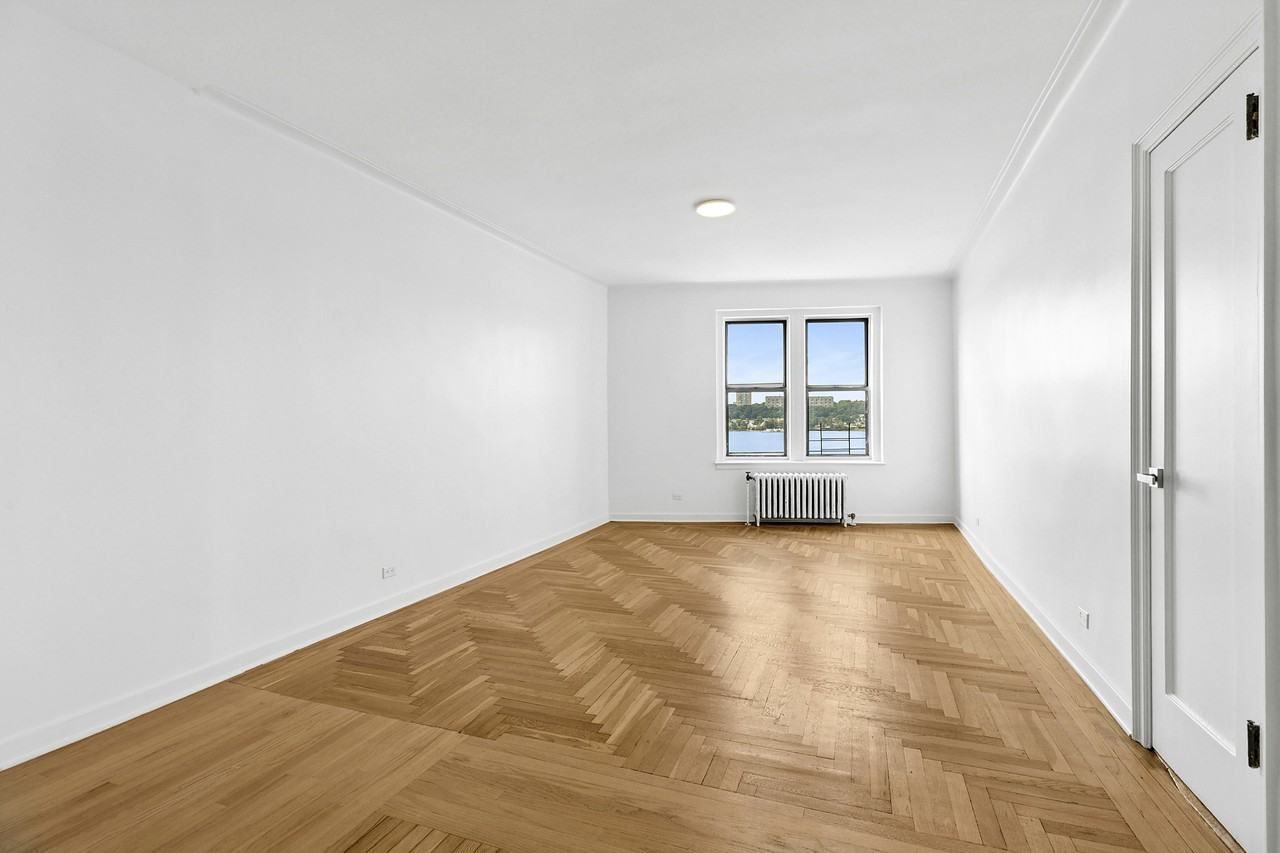 156 -08 RIVERSIDE DR W #2E - Photo 2 of 9