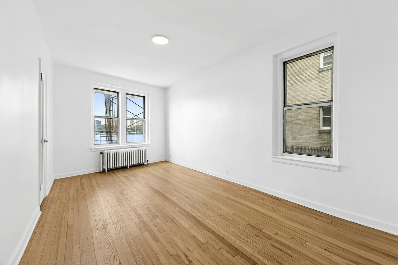 156 -08 RIVERSIDE DR W #2E - Photo 4 of 9