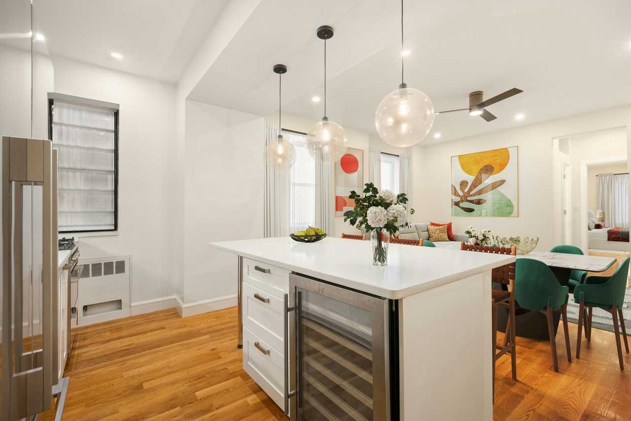 133 E 30th St #3C - Photo 2 of 5