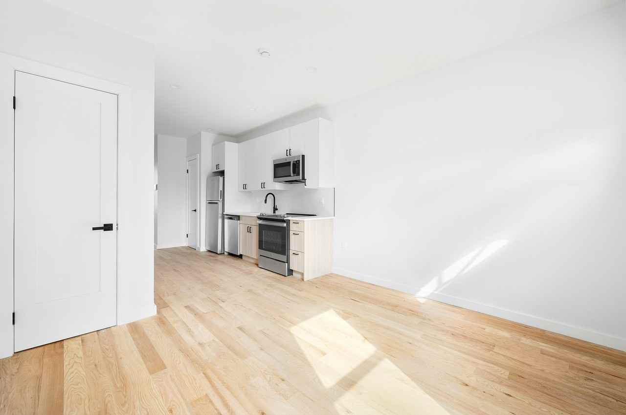 148 Norman Ave #1A - Photo 4 of 10