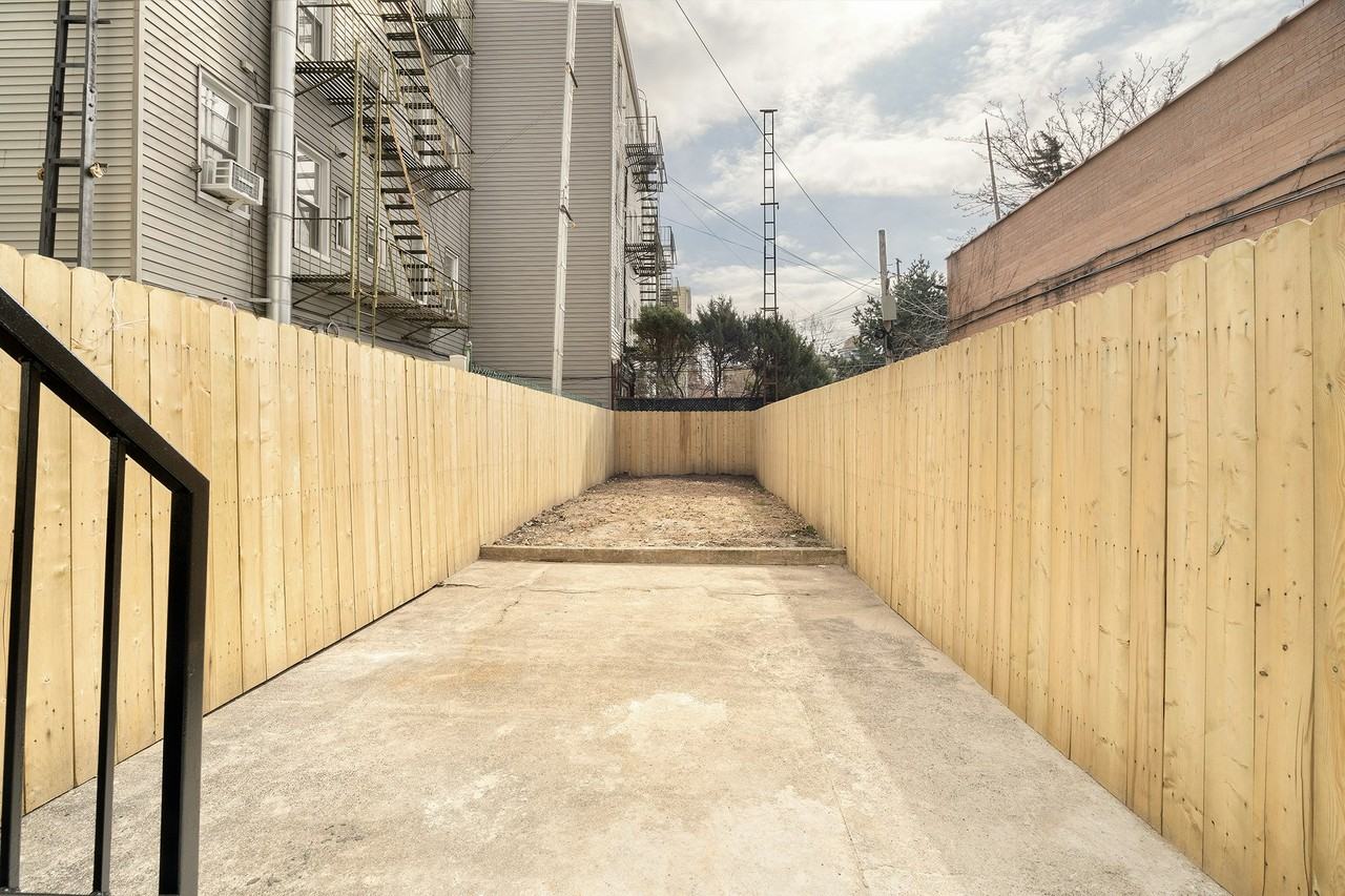 148 Norman Ave #1A - Photo 6 of 10