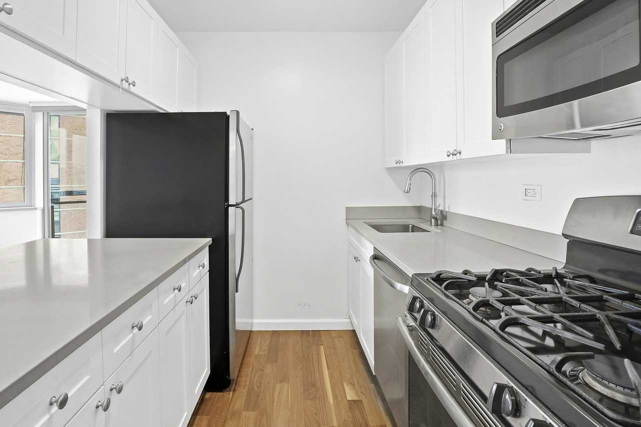 500 W 43rd St #20E - Photo 3 of 10