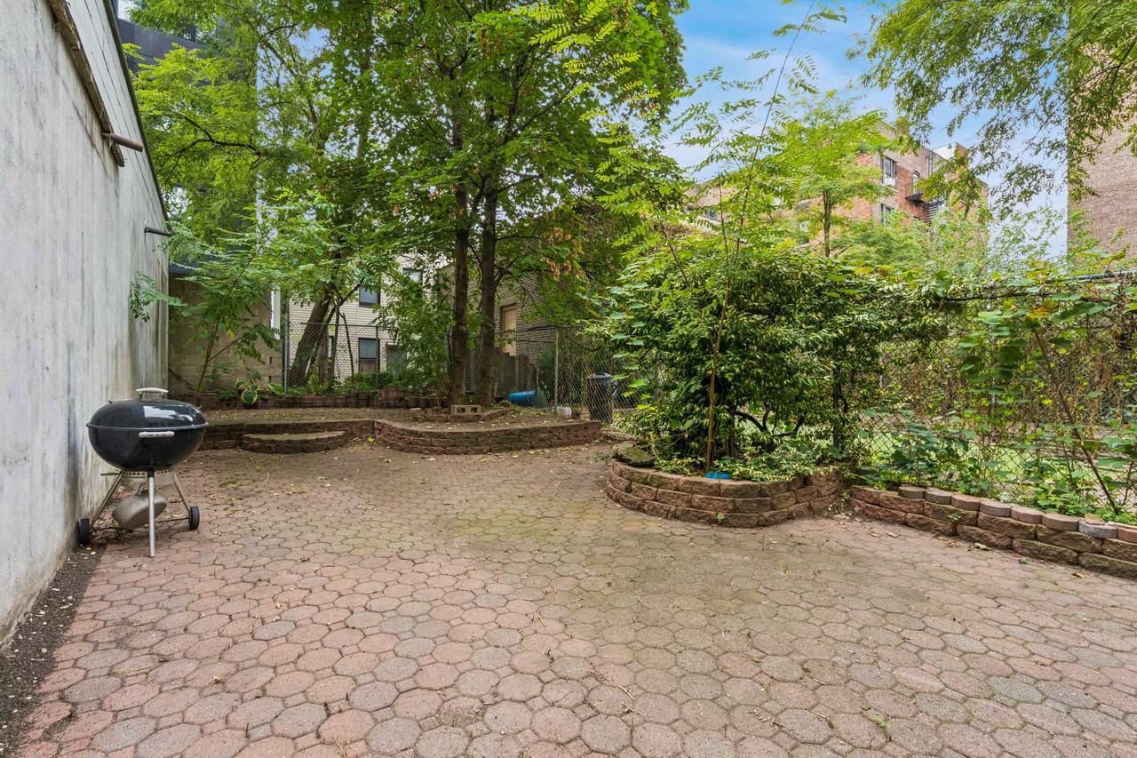 554 W 183rd St - Photo 3 of 15