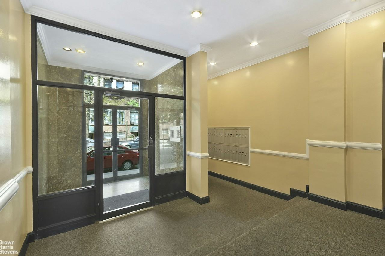 330 W 85th St #6H - Photo 5 of 6