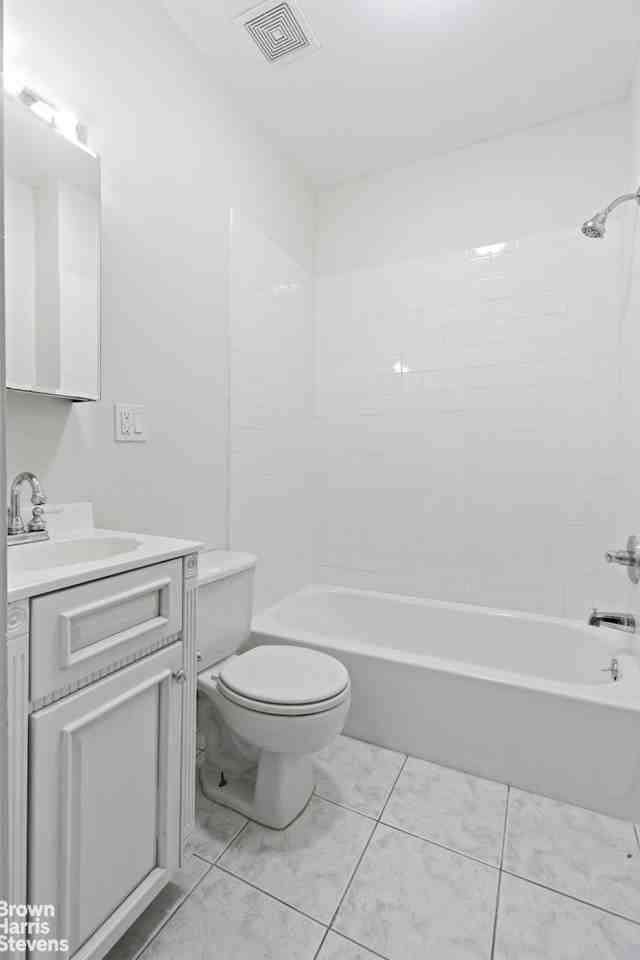 128 E 37th St #3 - Photo 5 of 6