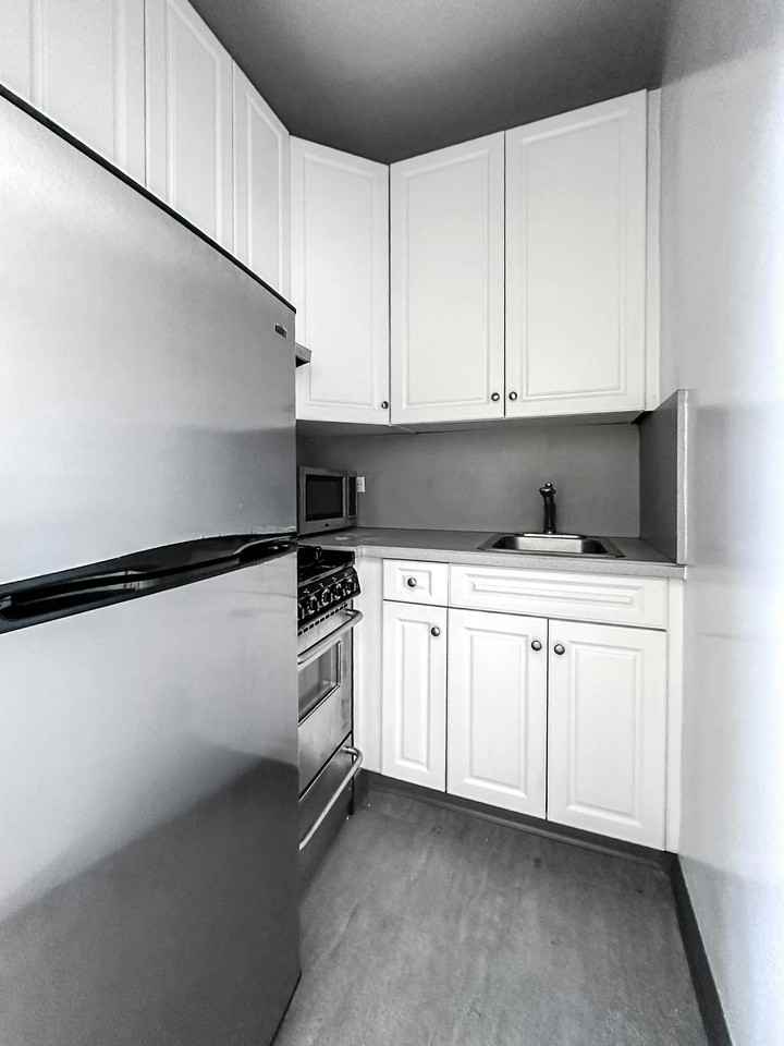 4 Park Ave #12S - Photo 4 of 7