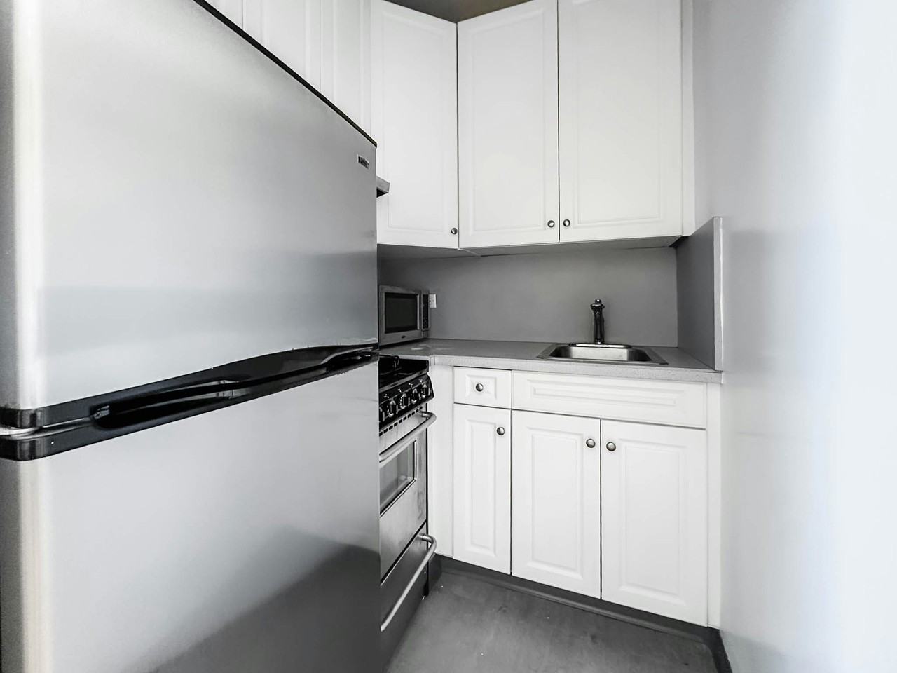 4 Park Ave #12S - Photo 5 of 7