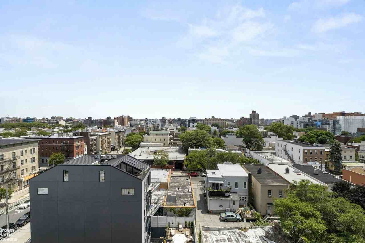 1132 11 -32 31ST AVENUE #PHC - Photo 5 of 11