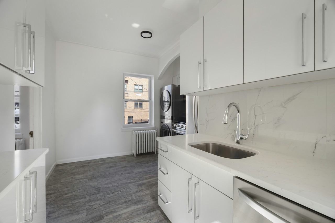 3106 38th Ave #2 - Photo 4 of 7