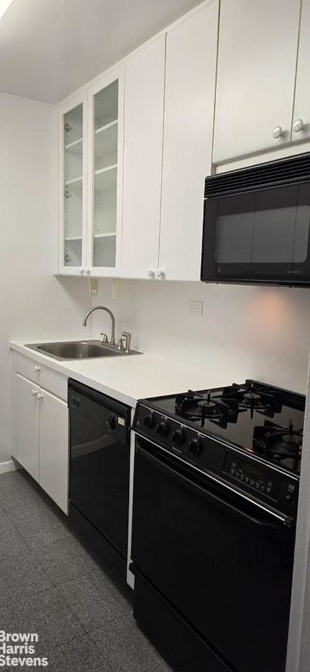 392 Central Park W #8G - Photo 2 of 7