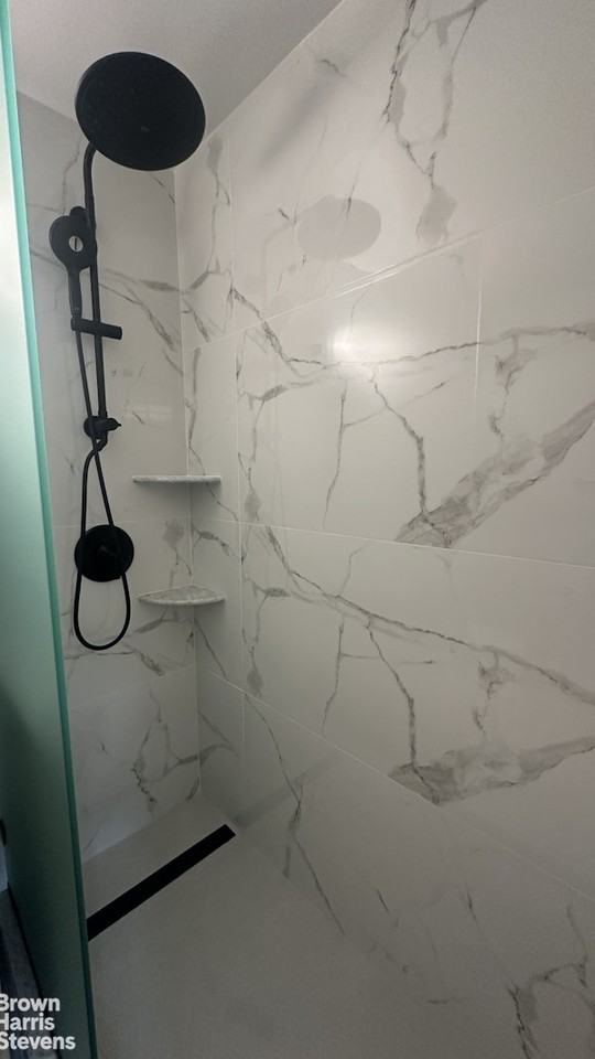 392 Central Park W #8G - Photo 6 of 7