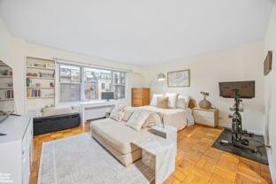 220 E 60th St #4G - Photo 1 of 1