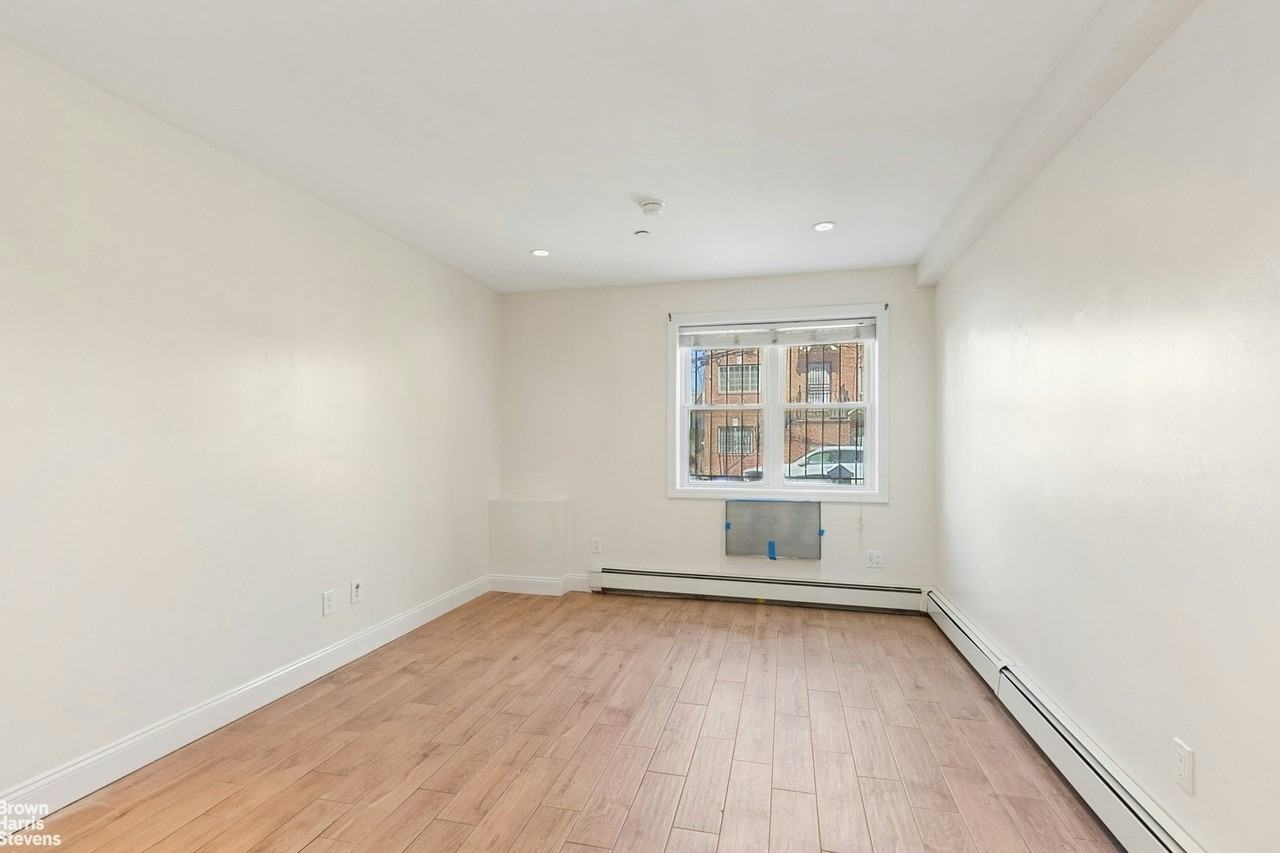 25 Cox Pl #1 - Photo 2 of 7