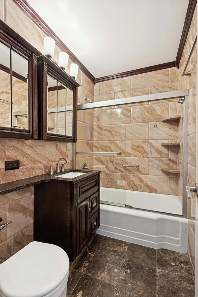 570 Grand St #H203 - Photo 7 of 8