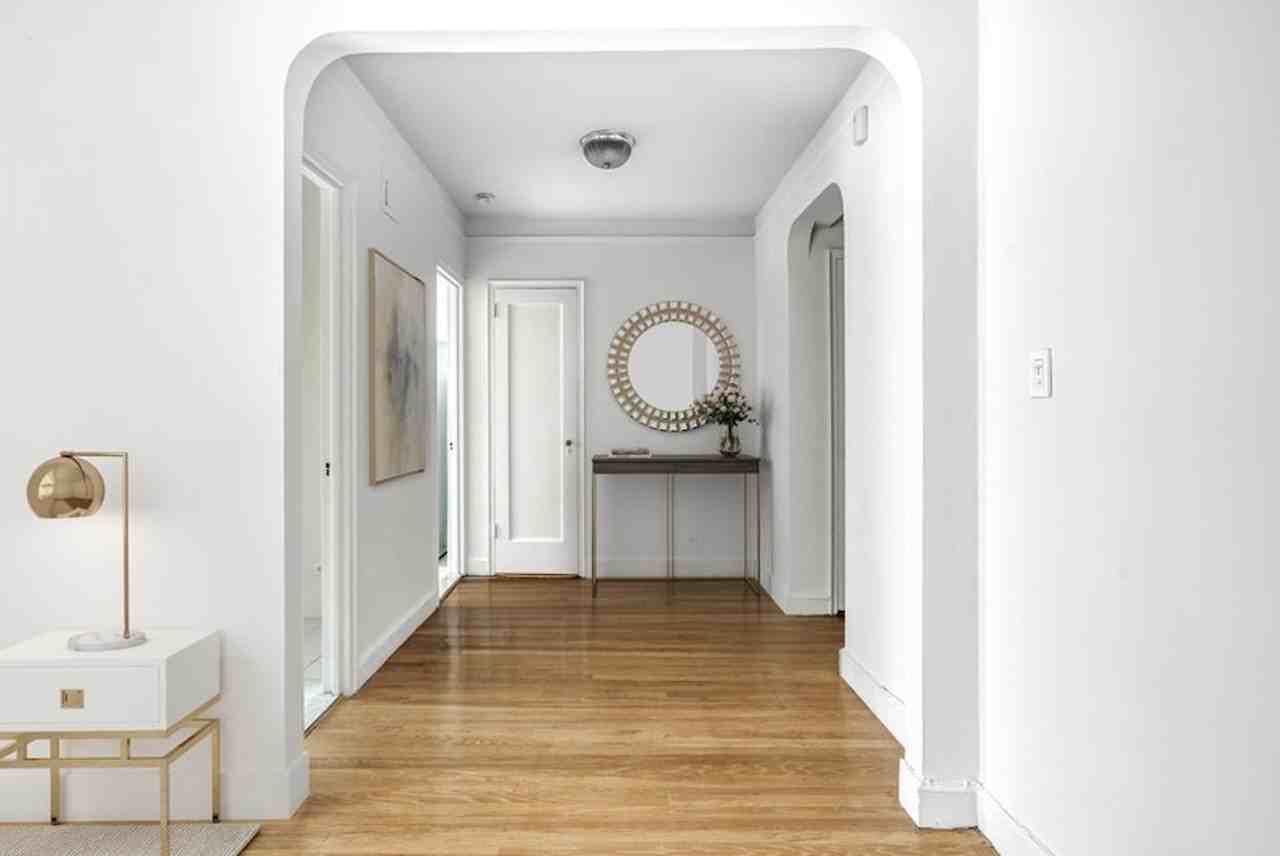 8 E 48th St #6F - Photo 2 of 6