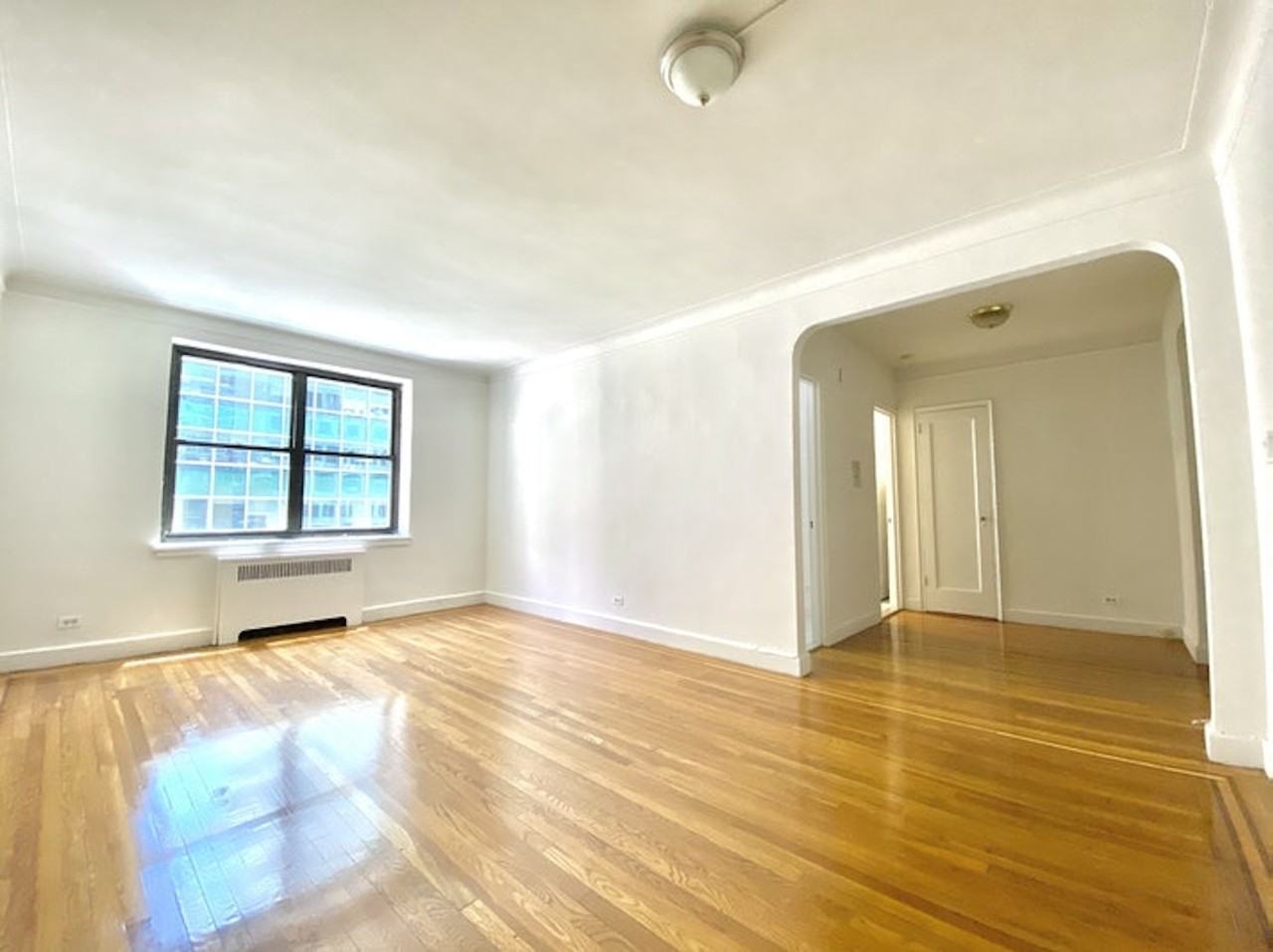 8 E 48th St #6F - Photo 5 of 6