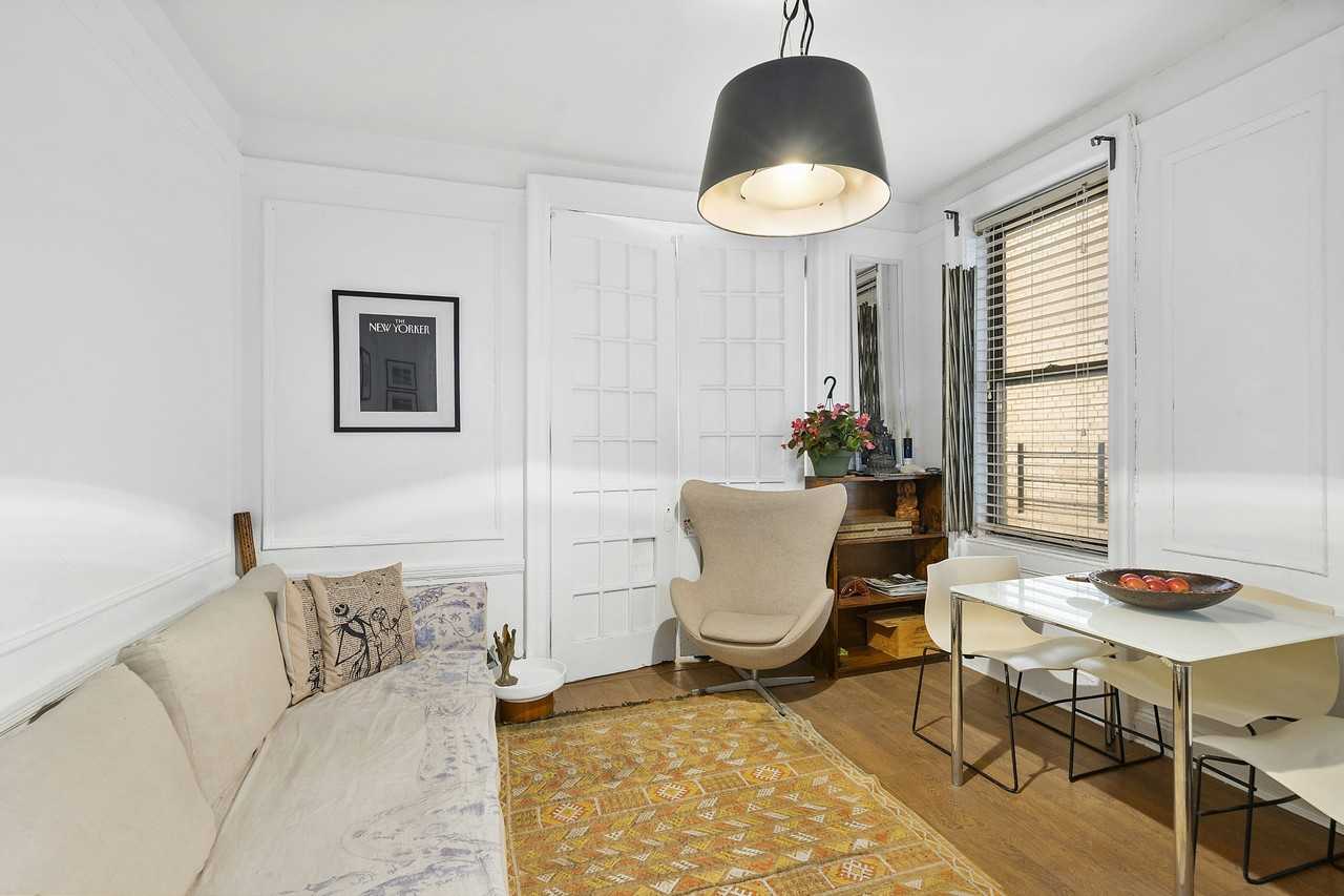 258 W 117th St #1W - Photo 4 of 6