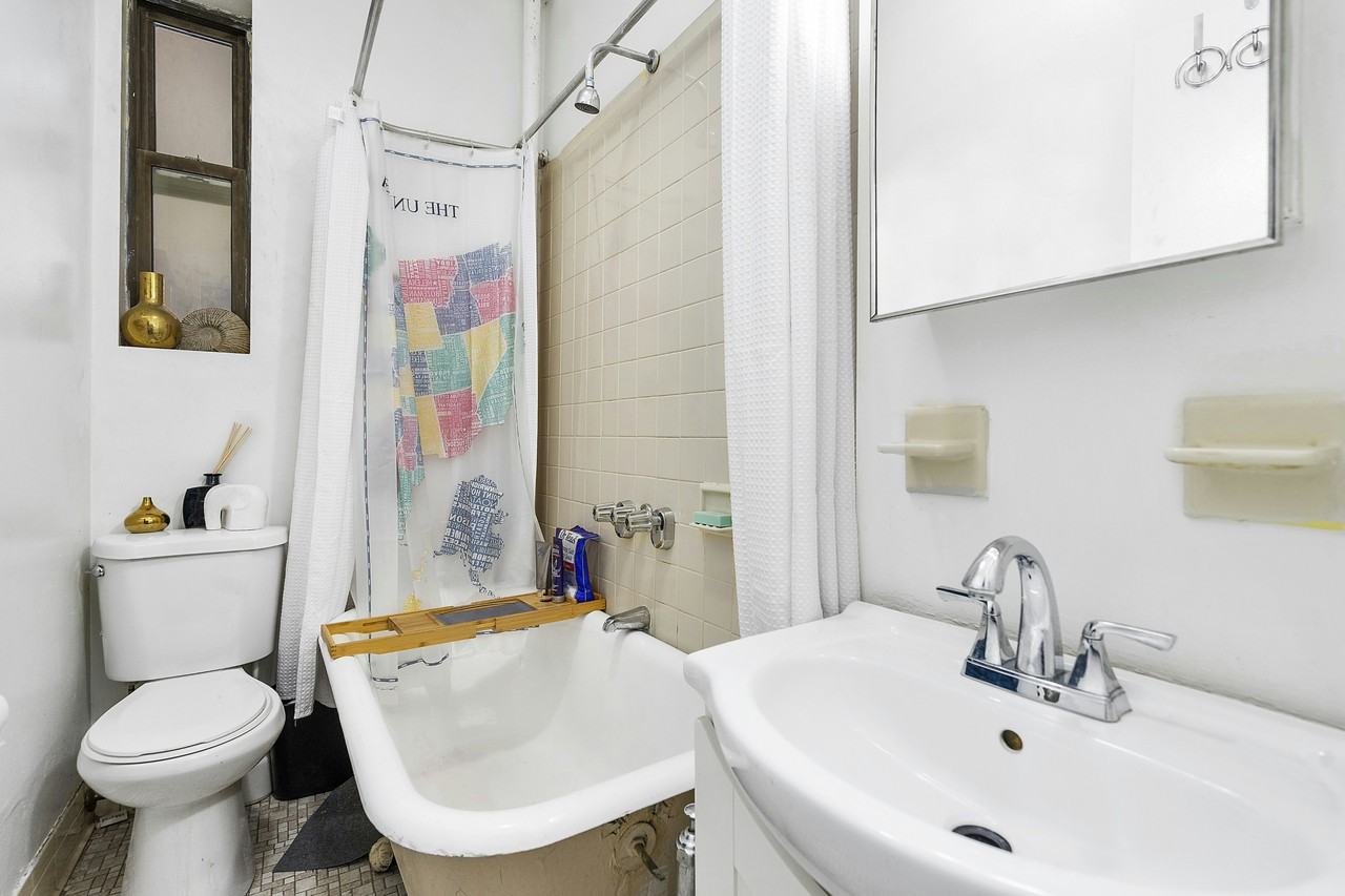 258 W 117th St #1W - Photo 5 of 6