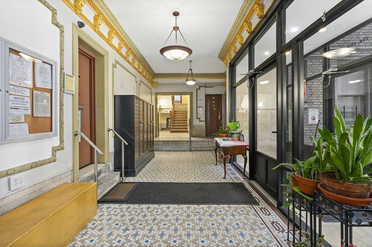 258 W 117th St #1W - Photo 6 of 6