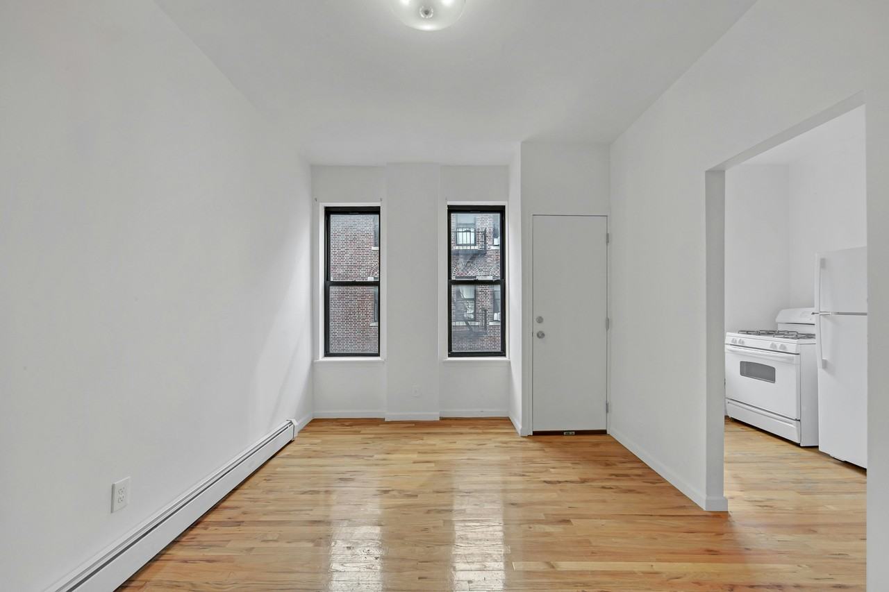 578 Ralph Ave #C4 - Photo 2 of 7