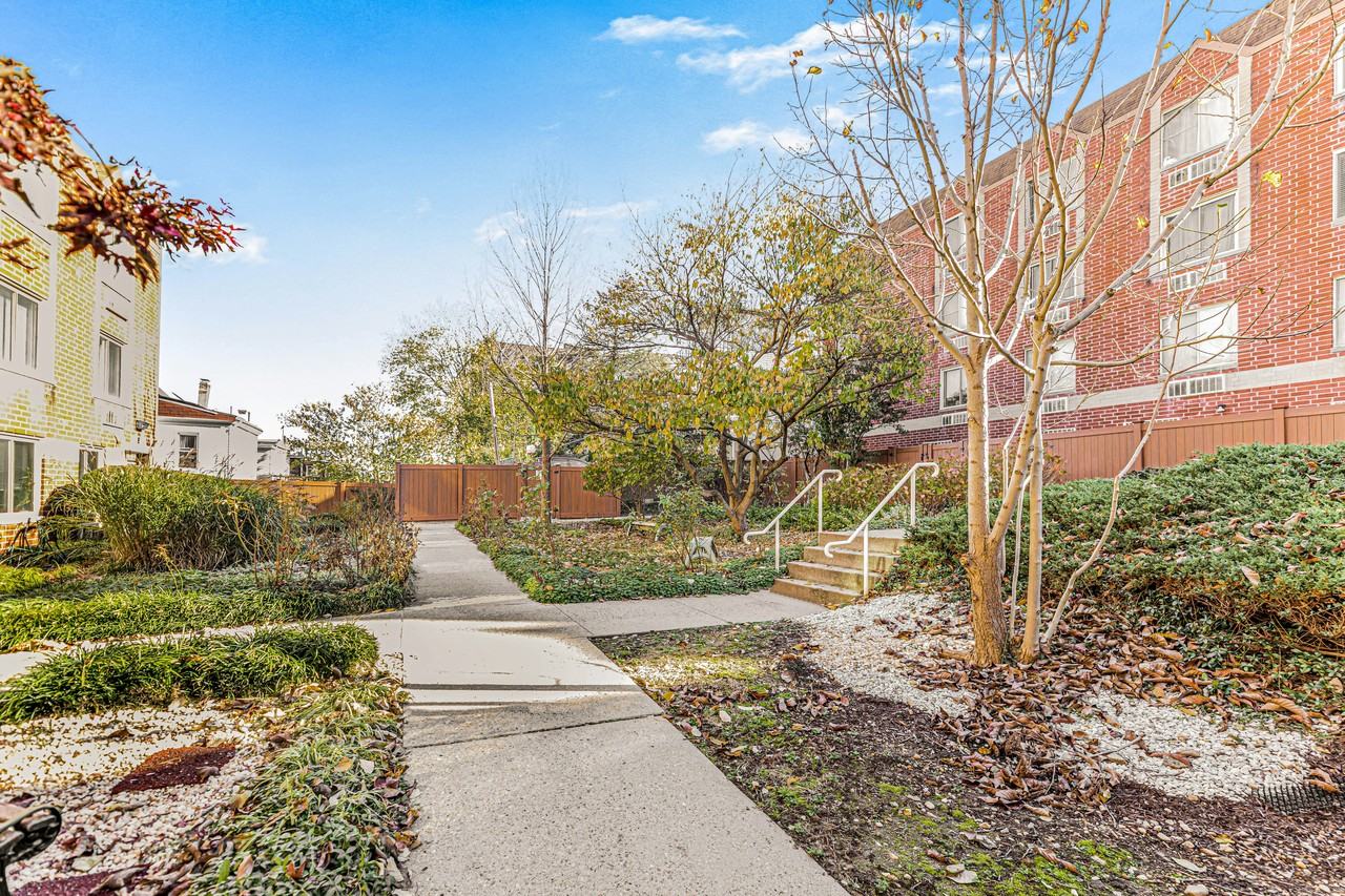 29 Adrian Ave #C3 - Photo 3 of 15