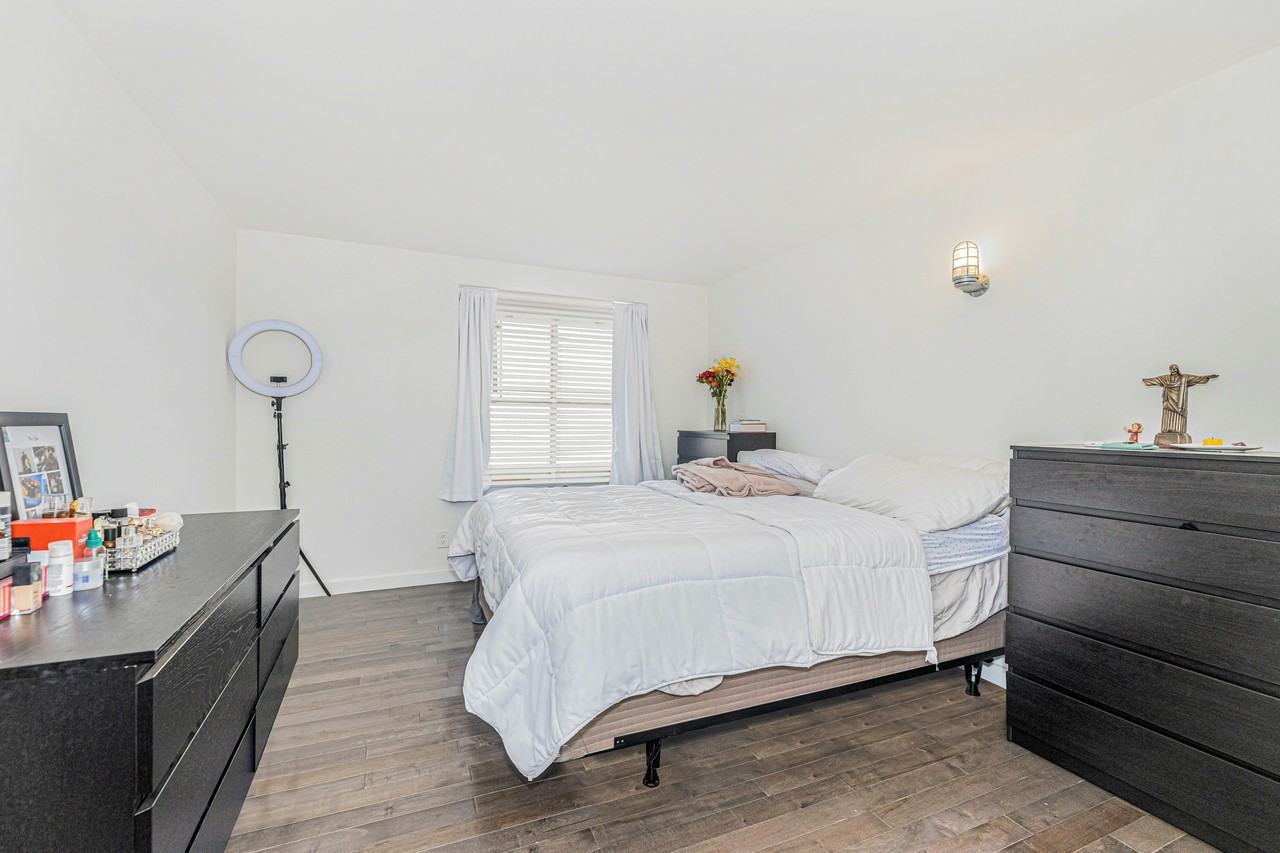 29 Adrian Ave #C3 - Photo 7 of 15