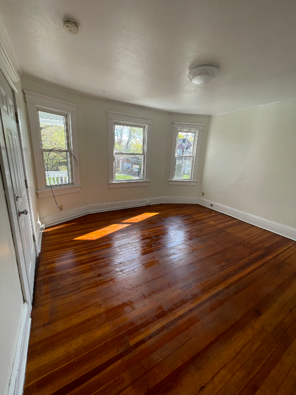 100 Allen St #1 - Photo 3 of 9