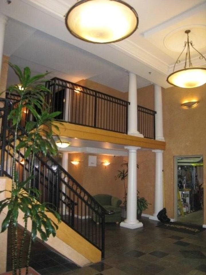 425 Vine St #611 - Photo 4 of 9