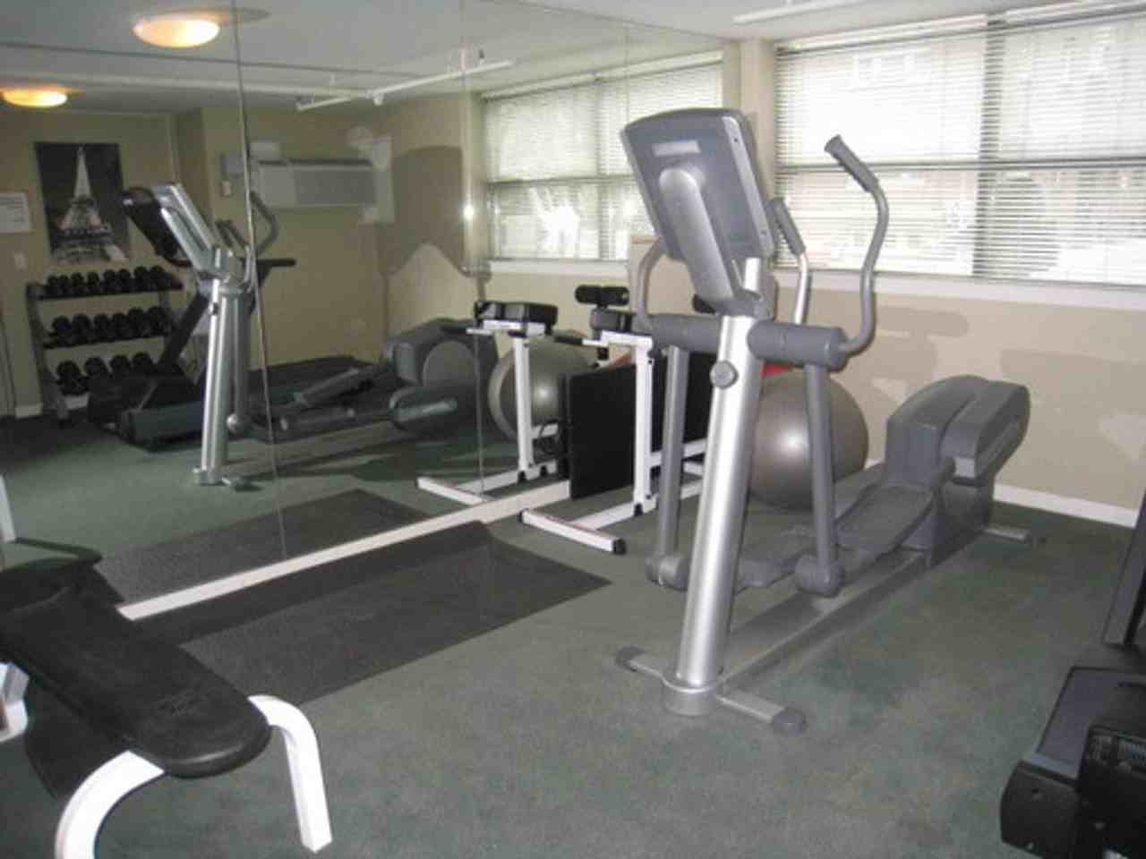 425 Vine St #611 - Photo 5 of 9