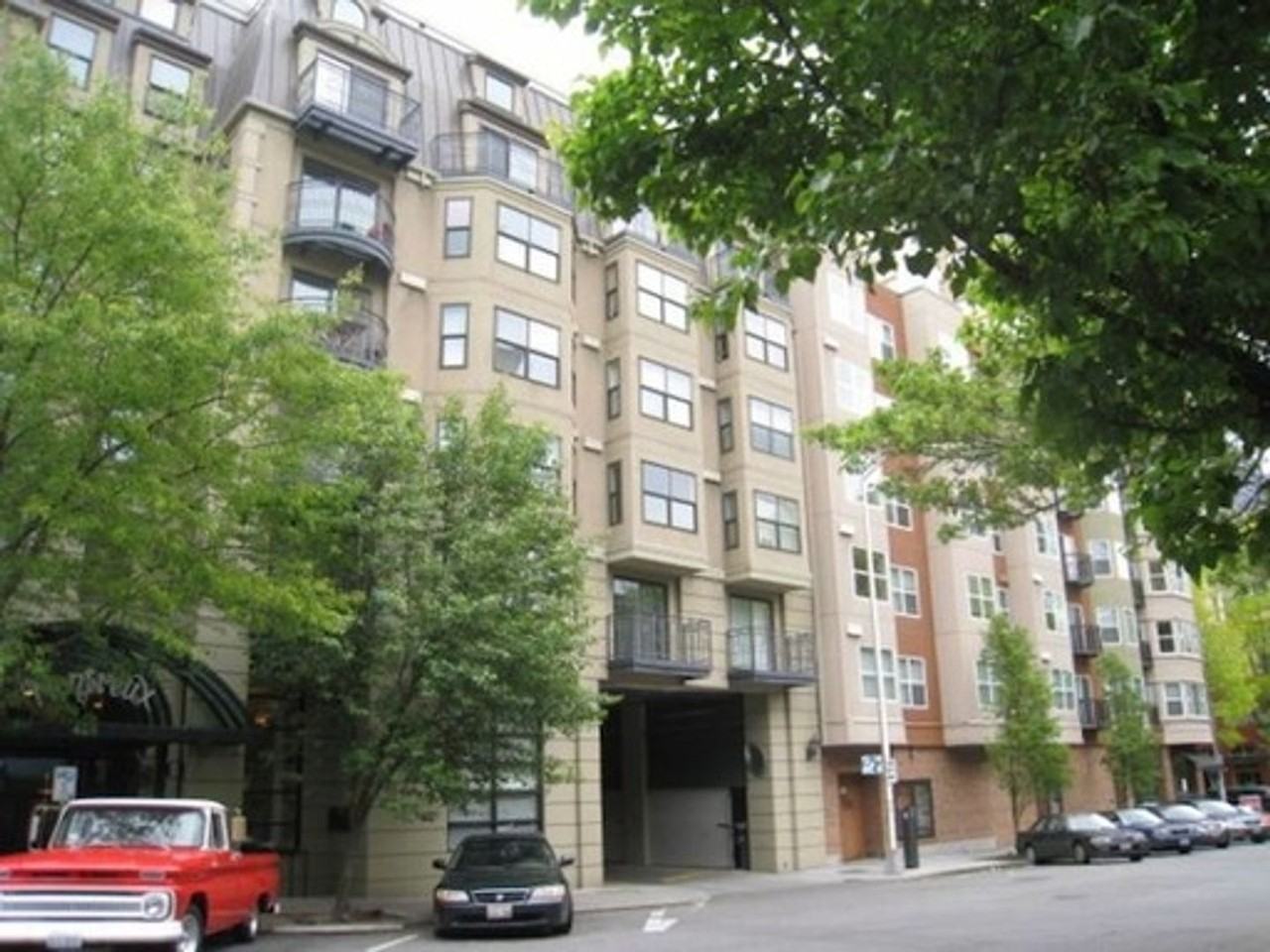 425 Vine St #611 - Photo 6 of 9