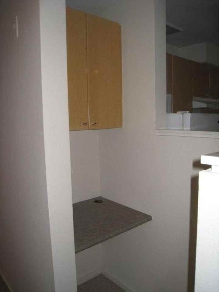 425 Vine St #611 - Photo 7 of 9