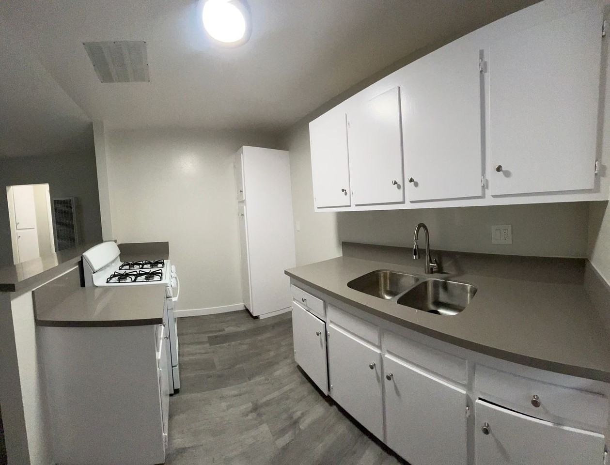 1604 Henderson Ave #6 - Photo 6 of 13