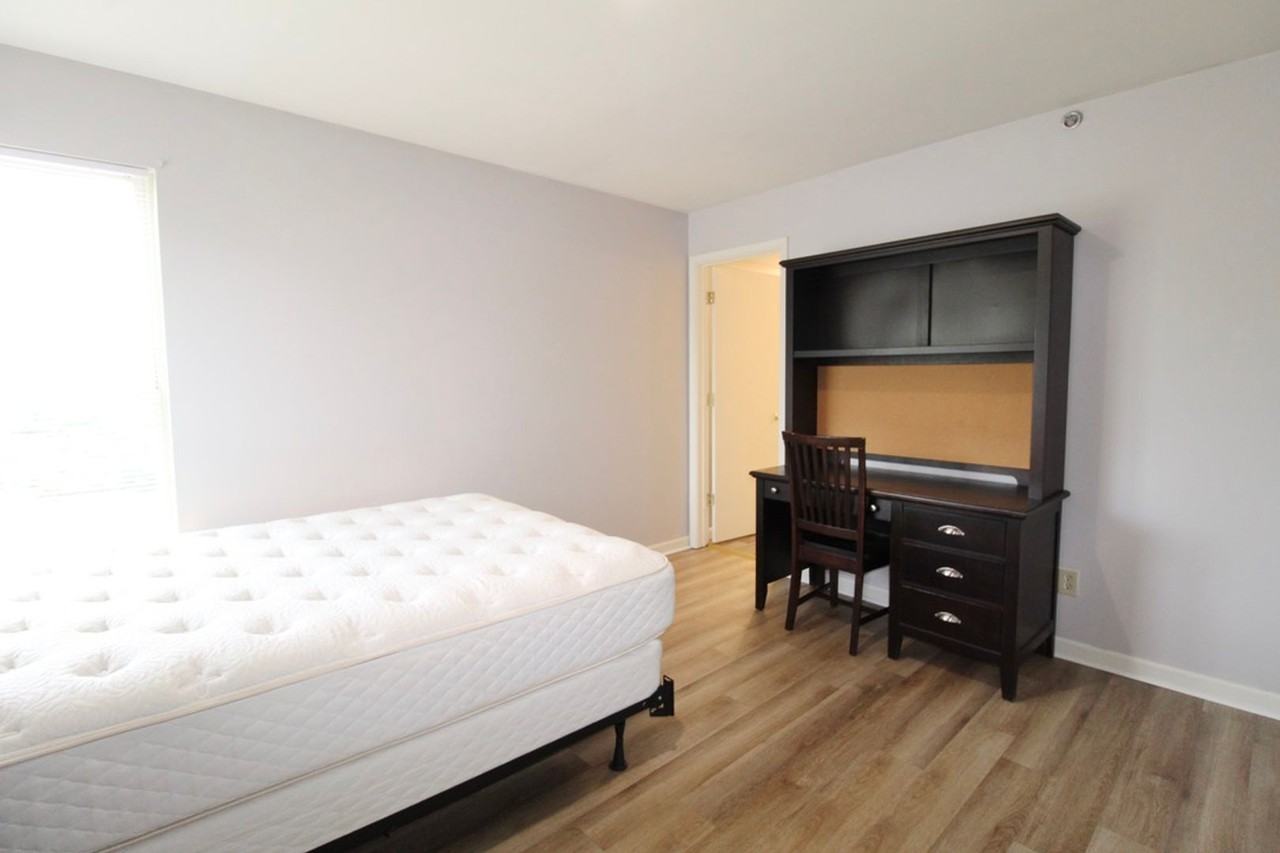 1366 Hunters Road - Photo 5 of 13