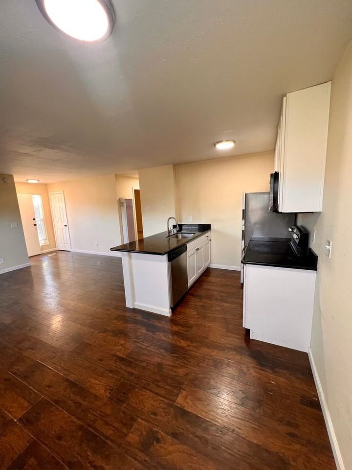 4810 Blum Rd #1 - Photo 2 of 5