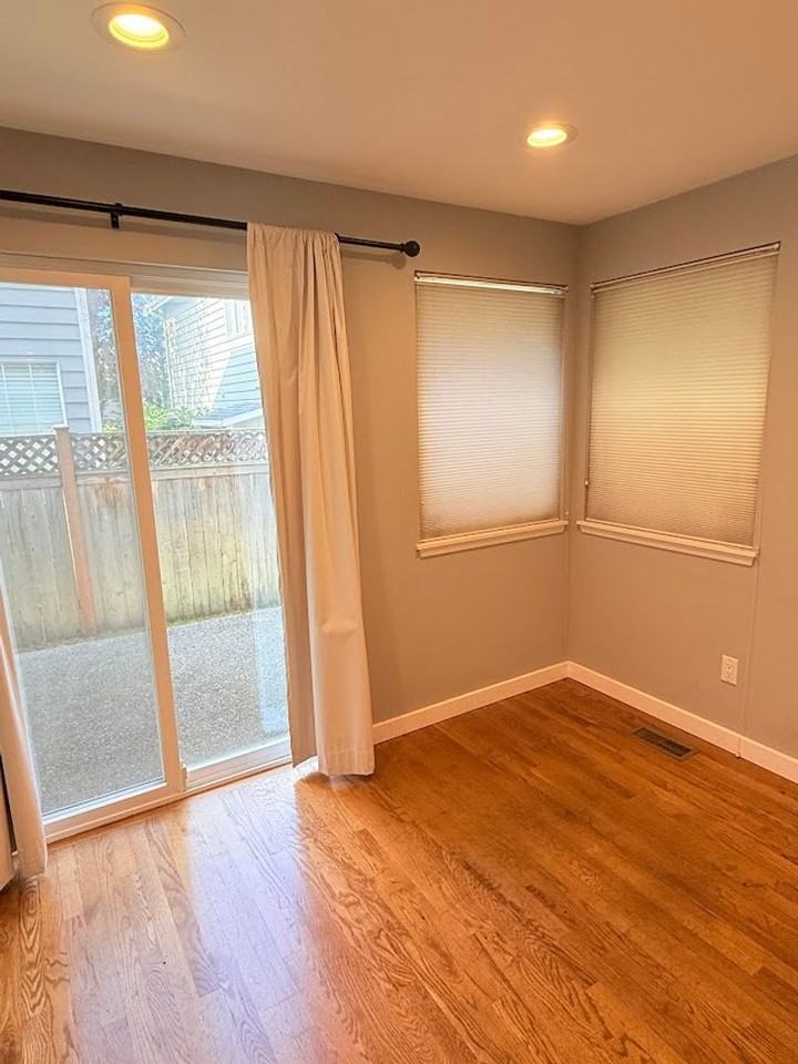 8014 118th Ct Ne - Photo 3 of 10