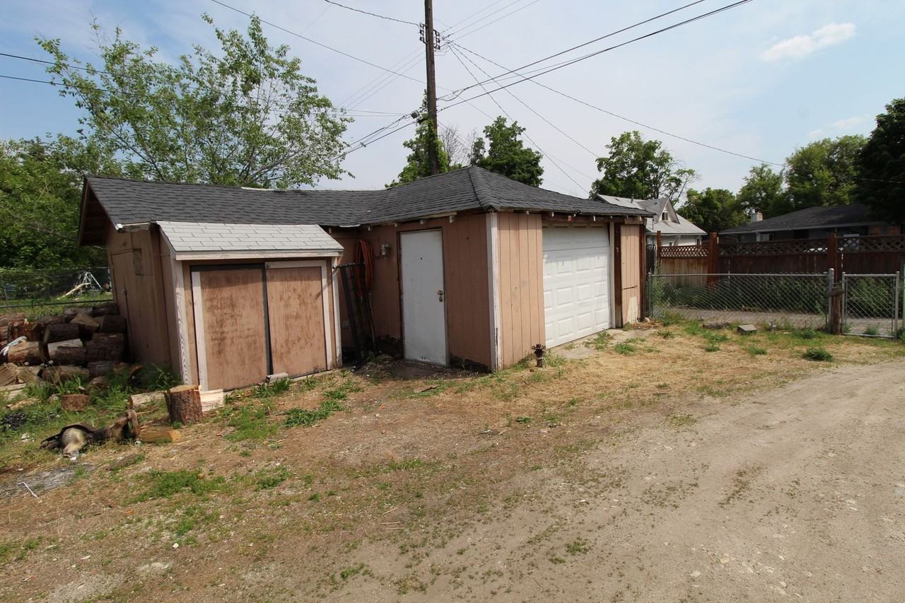 1924 E Courtland Ave - Photo 6 of 9