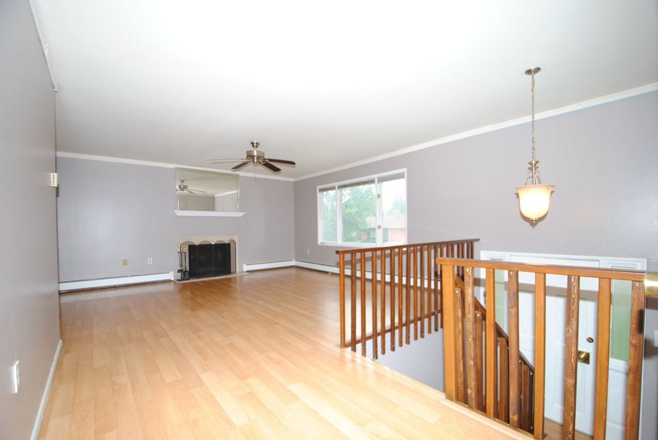 1055 Kodiak St - Photo 2 of 21