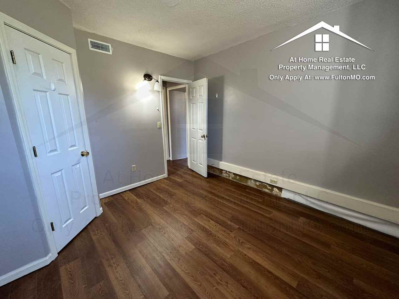 808 Center St - Photo 7 of 16