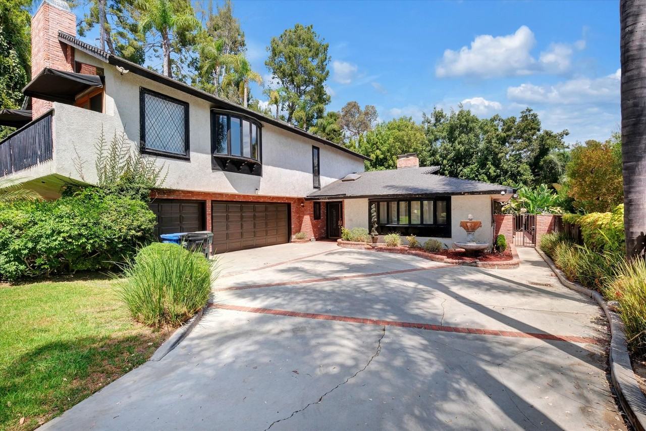 14205 Bronte Drive - Photo 6 of 50