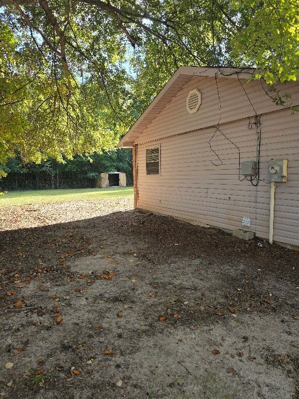 207 Athens St - Photo 4 of 20