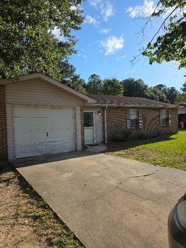 207 Athens St - Photo 5 of 20