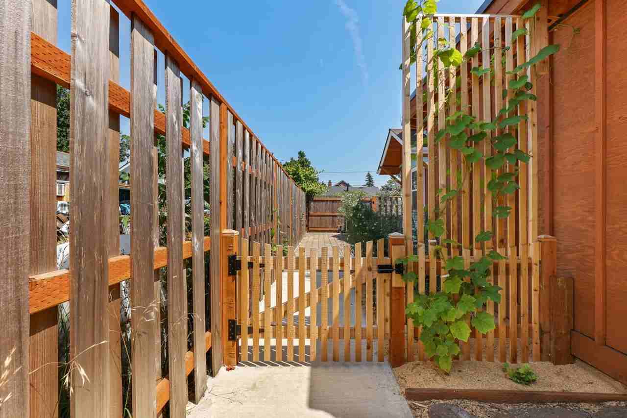 4030 Se 62nd Ave #B - Photo 3 of 44