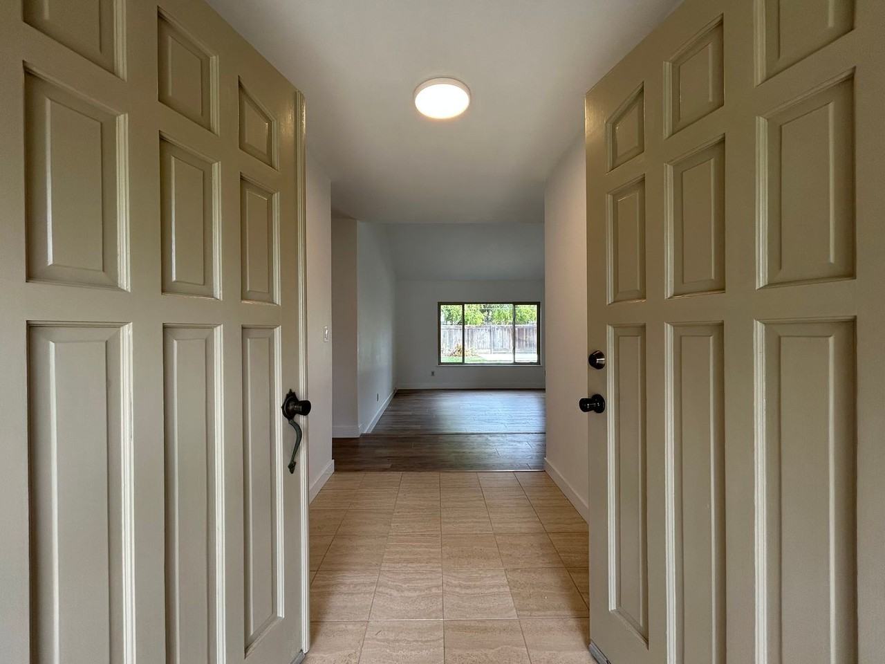 3162 Stinson Cir - Photo 3 of 50