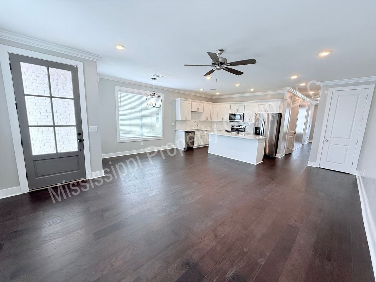 329 Stillwater Ln - Photo 4 of 29