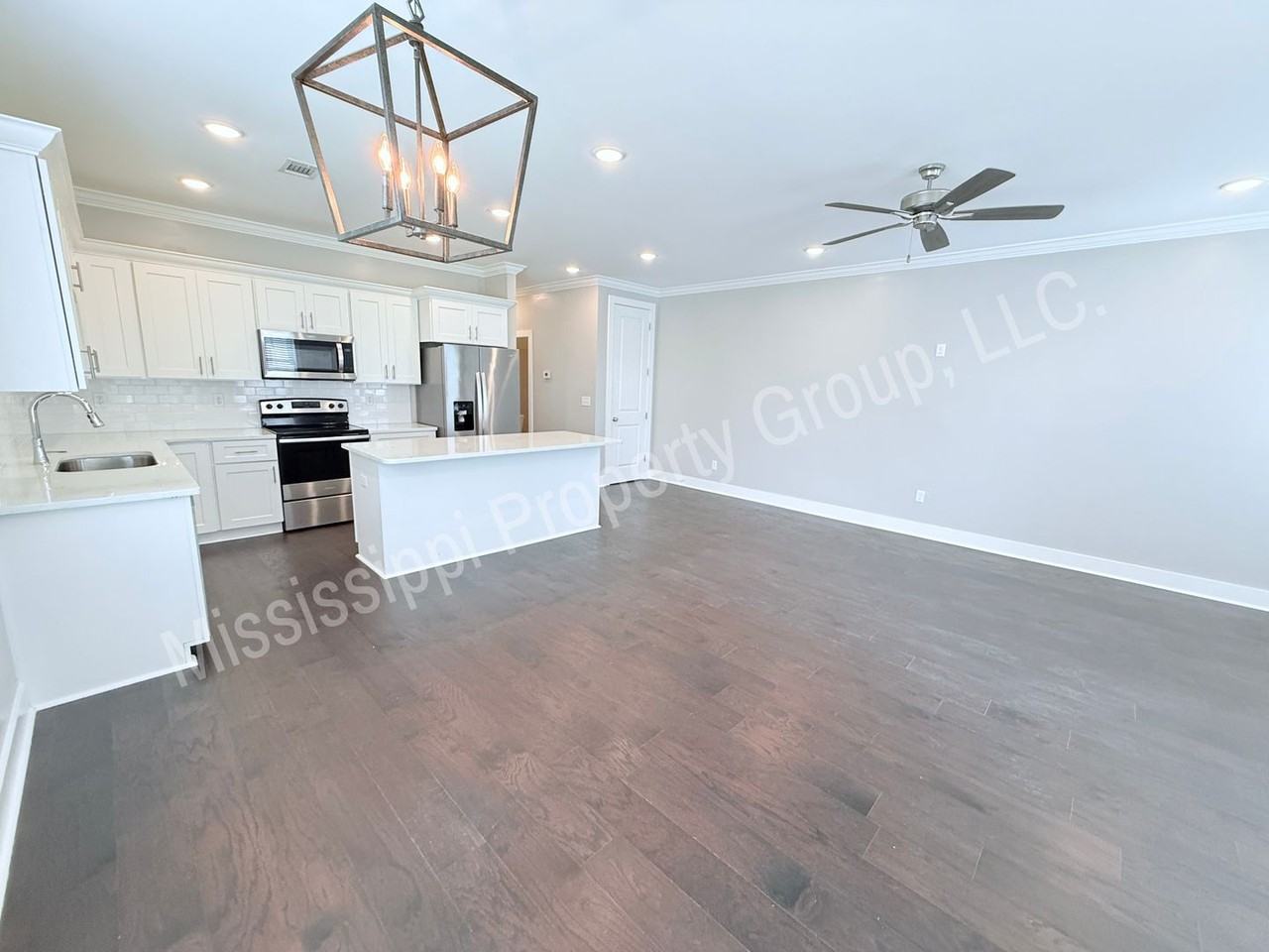 329 Stillwater Ln - Photo 5 of 29