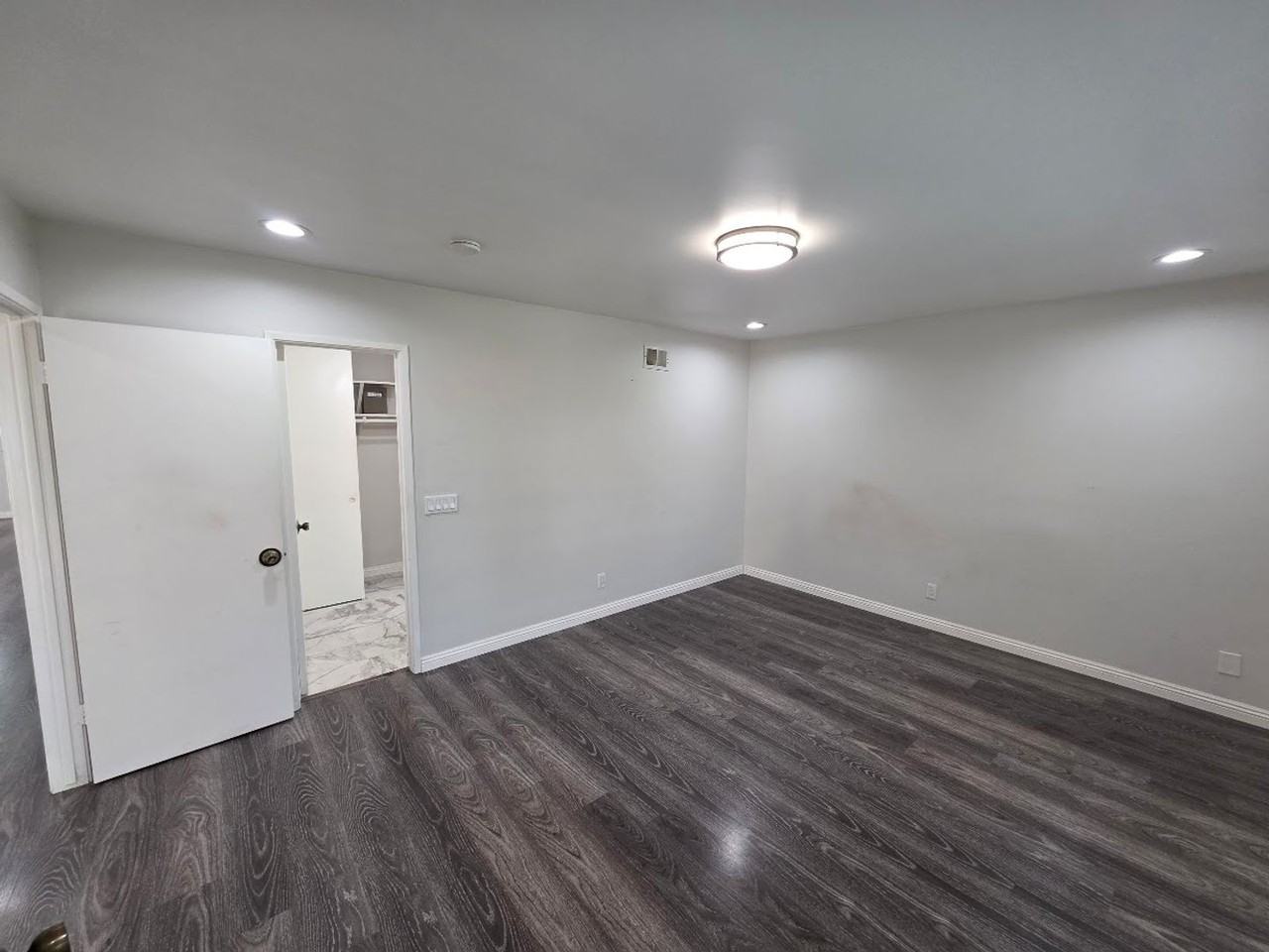 16446 Stowers Ave - Photo 2 of 46